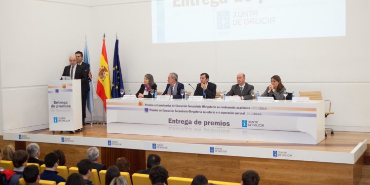 Nueve estudiantes de institutos de Vigo, Nigrán y O Porriño, premiados por su «esfuerzo y superación personal»