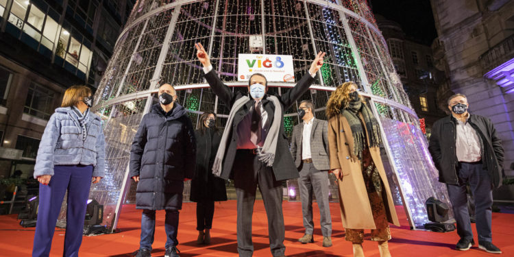 Así brilla el Nadal en Vigo, sin multitudes y con toque de queda