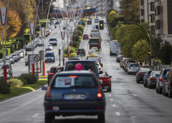 La hostelería recorre Vigo para exigir un plan de rescate urgente: “Hay gente arruinada a las puertas de la Navidad”