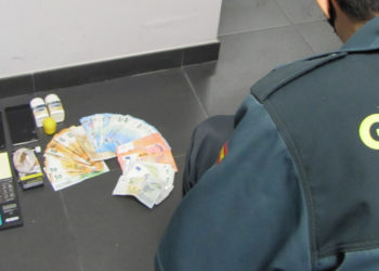 La Guardia Civil desarticula un punto de venta de drogas en una casa ocupada en Ponteareas
