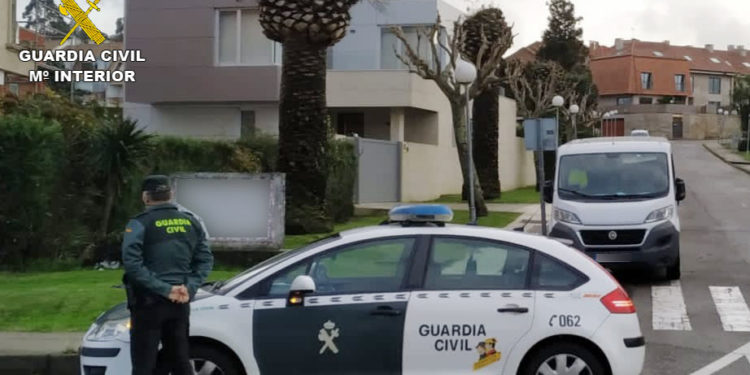 Detenido un joven de Nigrán por varios robos en casas habitadas en Baiona