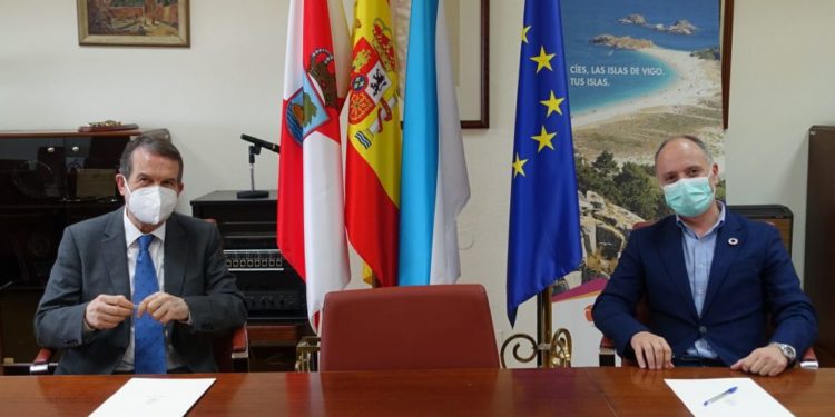 Zona Franca y Concello de Vigo firman un convenio para instalar fibra óptica y paneles informativos en la ciudad