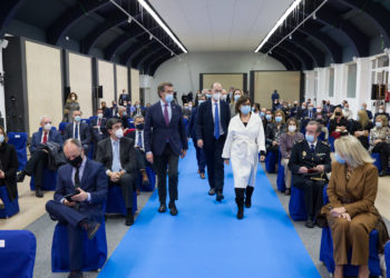 Almuiña ya preside el Puerto de Vigo: «Las infraestructuras actuales son insuficientes»