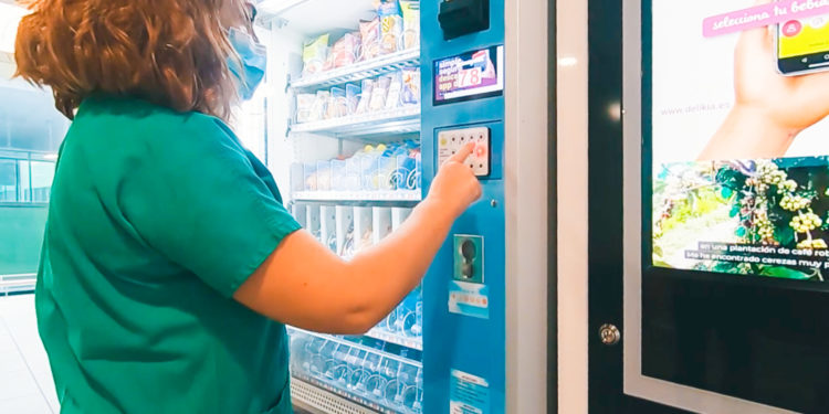 El Álvaro Cunqueiro estrena máquinas ‘contactless’ para prevenir posibles contagios de Covid-19