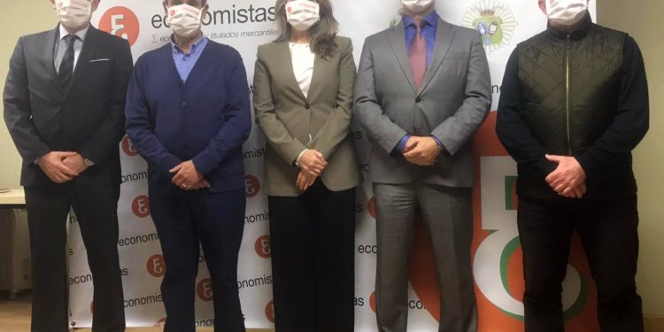 Lucy Amigo, nueva decada del Colegio de Economistas