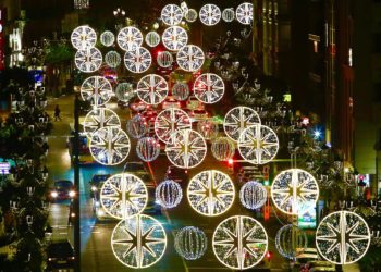 Así será finalmente la Navidad en España: reuniones de hasta diez personas, niños incluidos, y toque de queda a las 01.30 horas