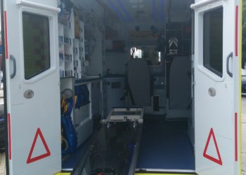 Muere un motorista en Vigo tras chocar contra una farola en la Estrada Vella de Madrid