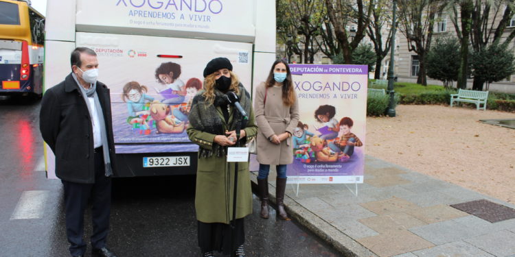 A campaña polo xoguete igualitario e non sexista percorre Vigo en autobús