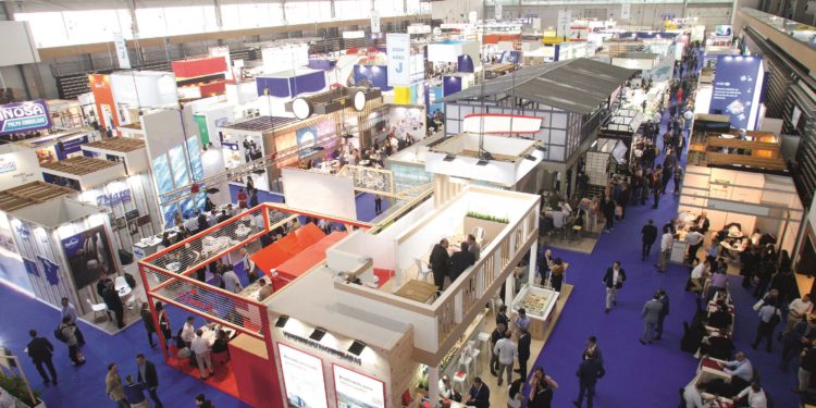 A Xunta firmou o convenio para licitar a ampliación do Ifevi, que ten pendente a expropiación dos terreos