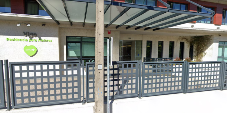 El brote de Covid-19 en la residencia DomusVi Salesas de Vigo crece hasta los 17 casos activos