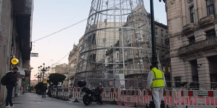 El centro de Vigo amanece con nuevos sentidos únicos de cara a la Navidad