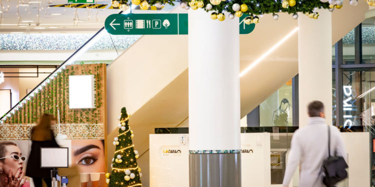 El Gran Vía de Vigo inaugura un punto de empaquetado exclusivo para miembros del Club de los Disfrutones