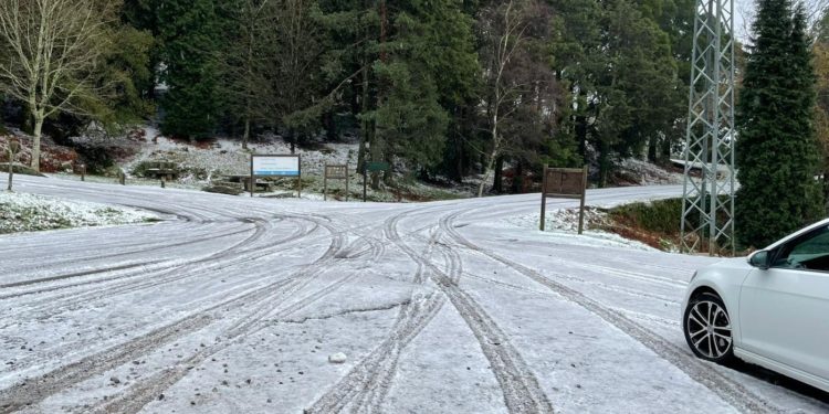 La nieve cubre de blanco el Monte Aloia, A Cañiza, Arbo, As Neves y Covelo