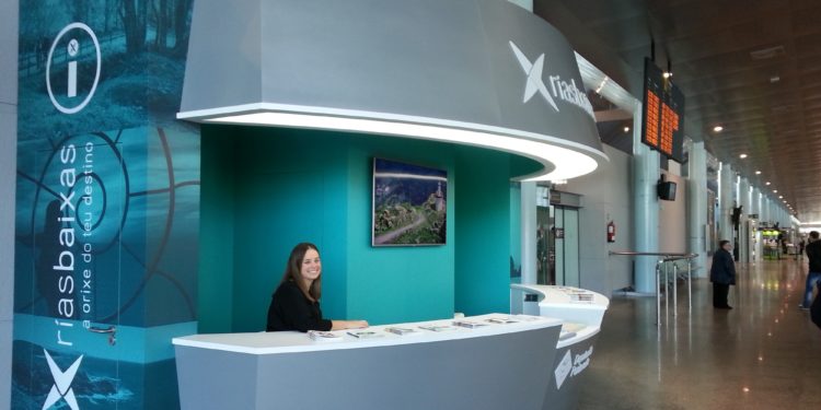 Diez oficinas y puntos de información de Turismo Rías Baixas reciben la certificación de calidad