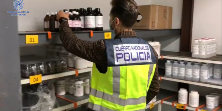Desarticulada una de las mayores redes de distribución de sustancias químicas para la adulteración de droga