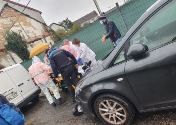 A Policía Local do Porriño reanima en plena rúa a un peón que sufriu unha parada cardiorrespiratoria