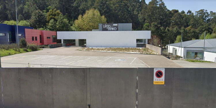 Critican a Caballero por “matar” os servizos á mocidade y por descualificar ás asociacións de veciños